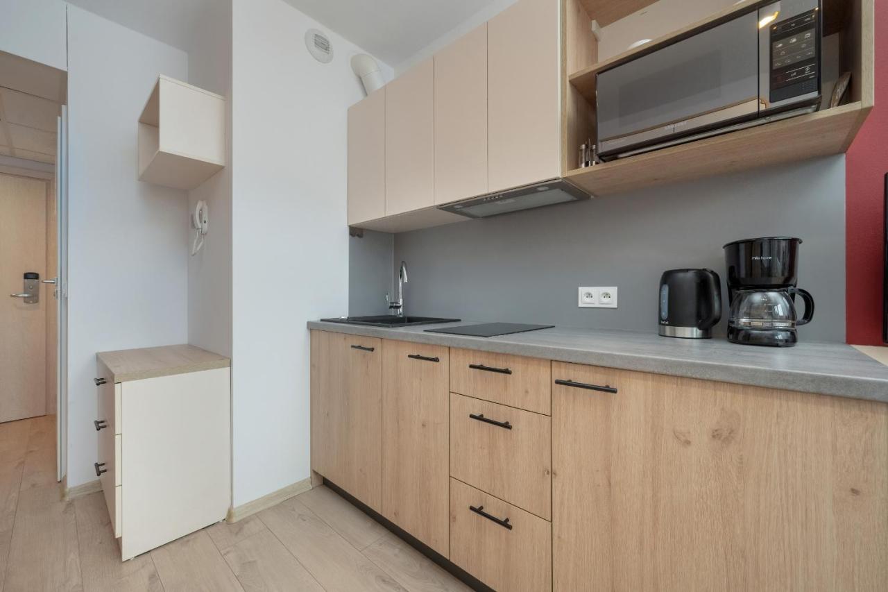 Trendy Studios With Home Office Near Wroclaw Main Station By Noclegi Renters Exterior foto
